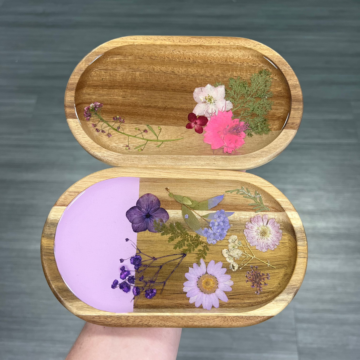 10/18/2025 - Saturday (11:00am) Pressed Flower Resin Workshop - TEEN FRIENDLY
