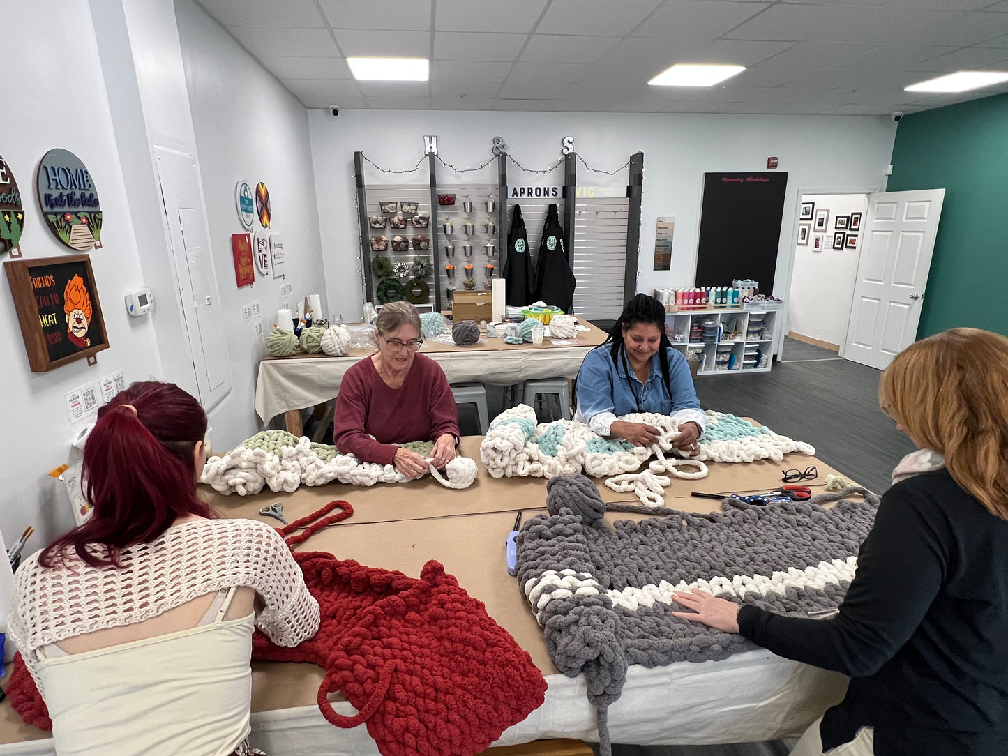 11/9/2025 - Sunday (11am) Cozy Knit Blankets Workshop - TEEN FRIENDLY