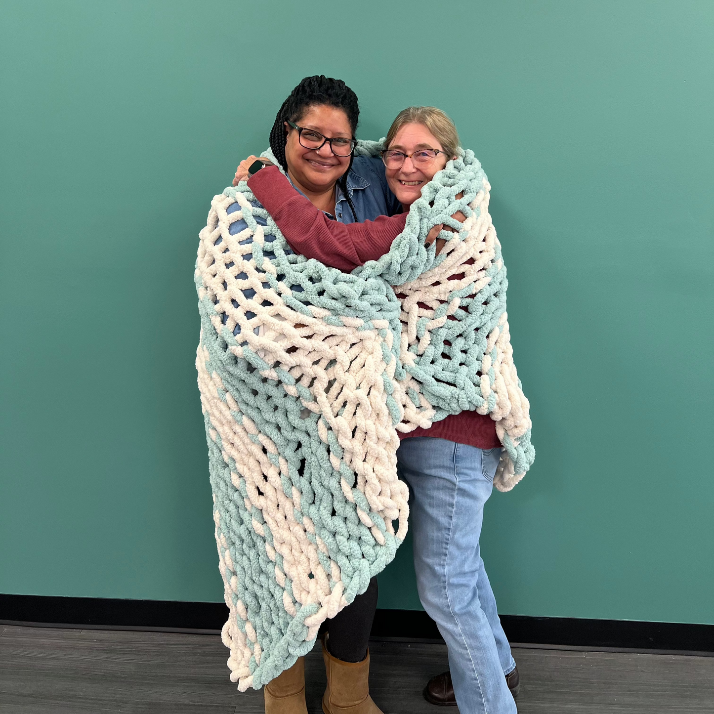 11/9/2025 - Sunday (11am) Cozy Knit Blankets Workshop - TEEN FRIENDLY