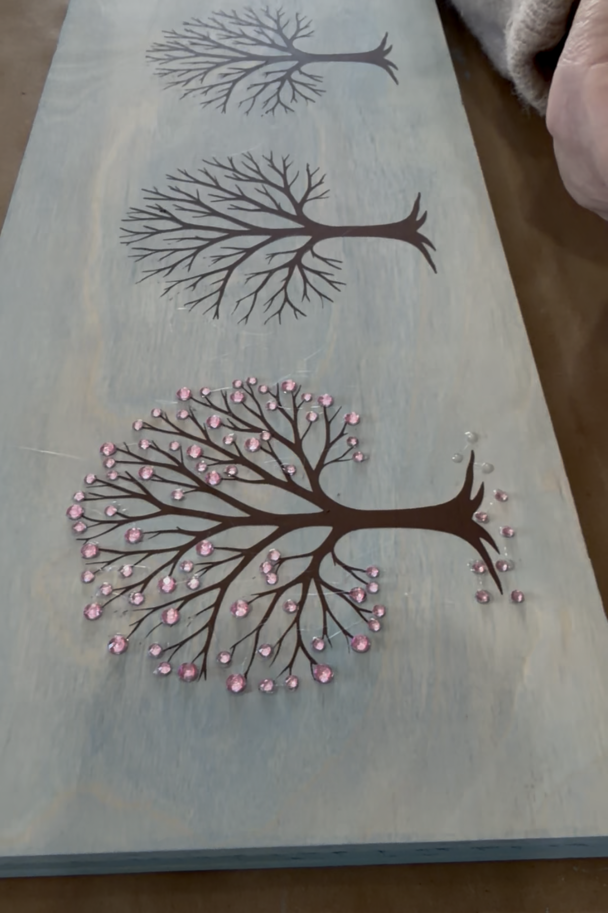 6/17/2026 - Wednesday (6pm) Crushed Glass Signs Workshop! - TEENS WELCOME!