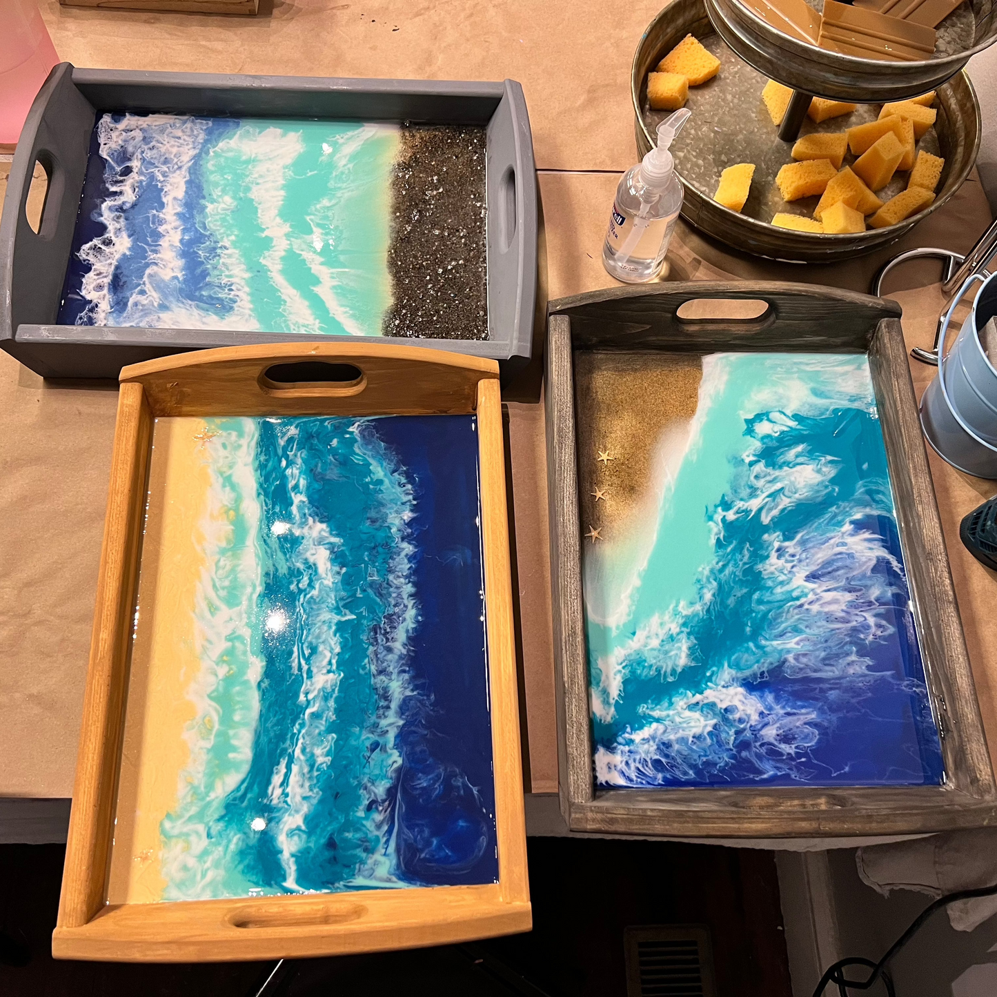 12/15/24 - Sunday (11:00 & 11:30 Seating) Intro to Resin Trays & Cutting Boards