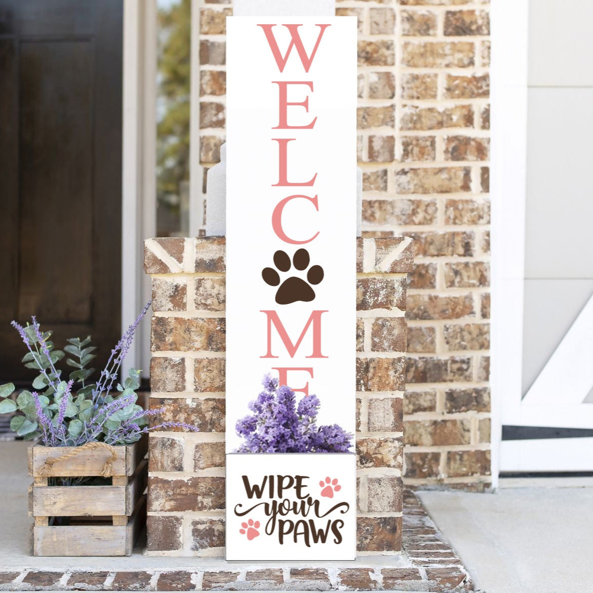 Welcome w/ Paws